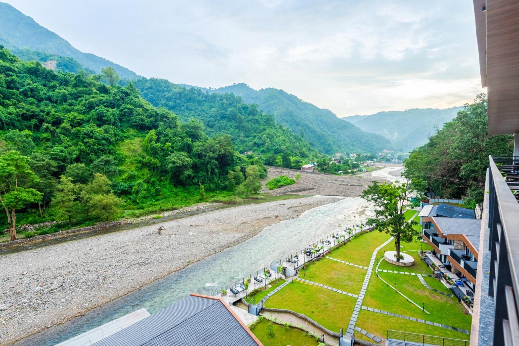 Dls Divine River Resort And Spa, Рішикеш Екстер'єр фото